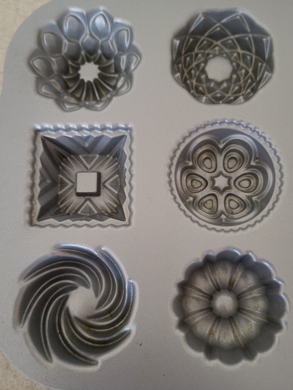 Nordic Ware Baking Bunt Charms Decorative Pan USA - Picture 11 of 12